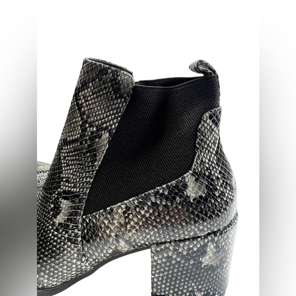 Anne Klein Size 6M Women’s Parson Block-Heel Ankle Boot Shoes Grey Animal Print - Picture 6 of 10